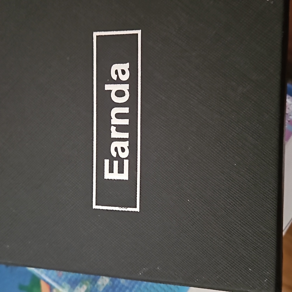 100% Faux leatherImportedDouble Ring closureDry Cloth CleanTwo pieces belts